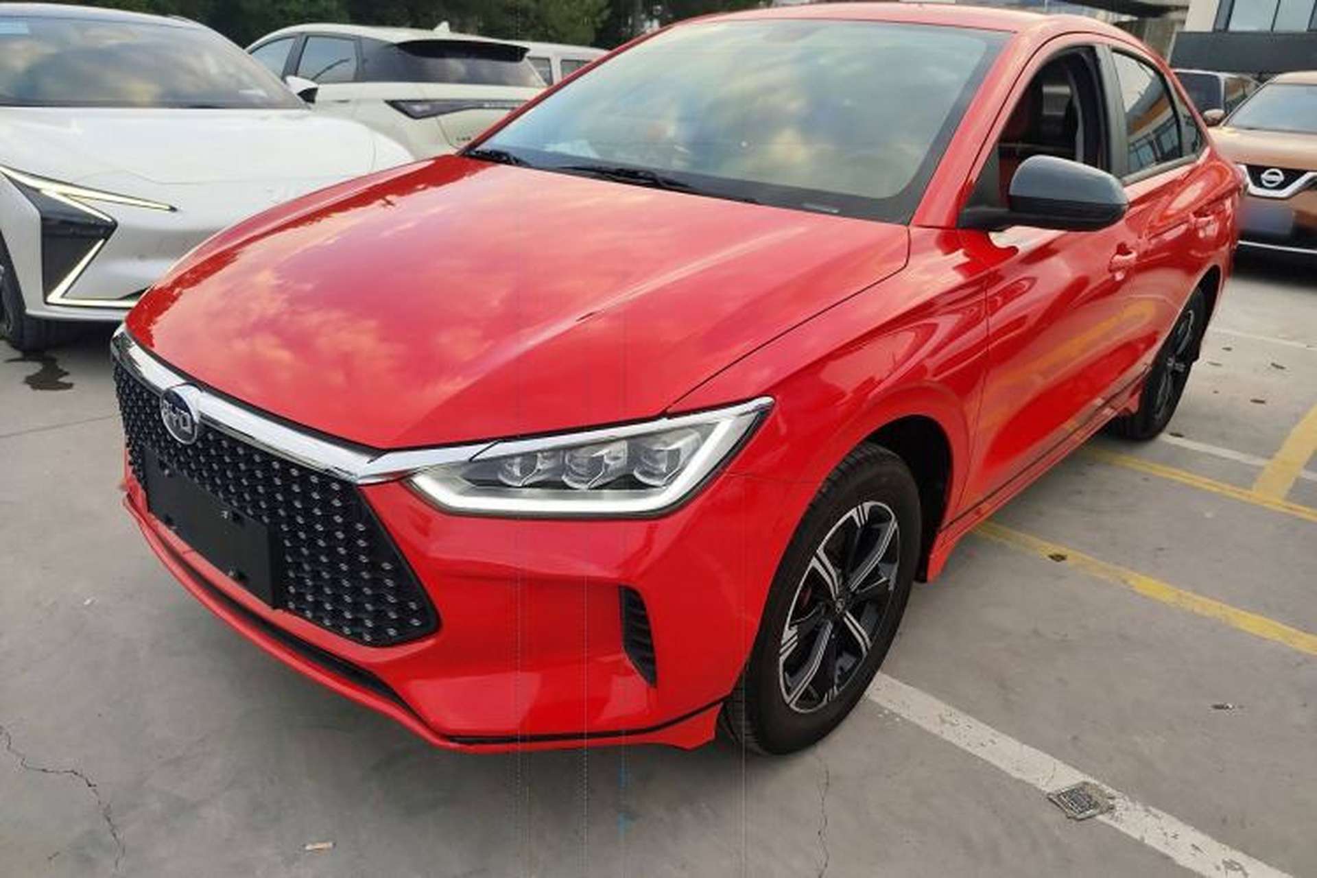 Used BYD e3 2020 High-Range Version – Chuan·Luxury Model Front Left 45 Deg