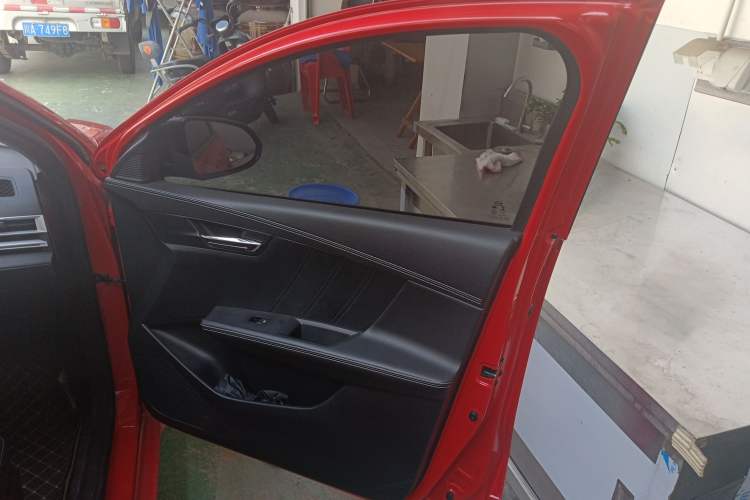 Used BYD e3 2020 High-Range Version Yao·Luxury Model Right Front Door Interior