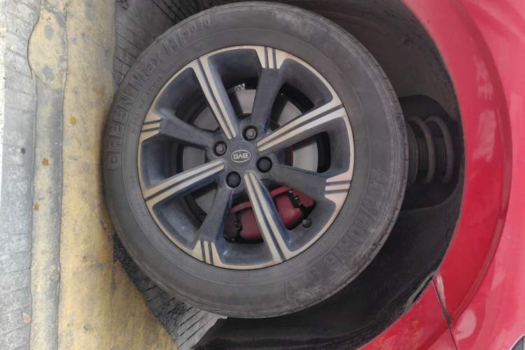 Used BYD e3 2020 High-Range Version Yao·Luxury Model Right Front Wheel Hub