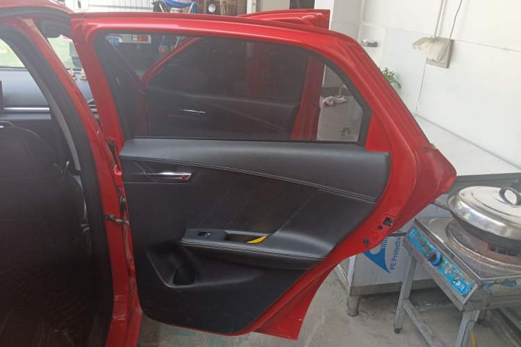 Used BYD e3 2020 High-Range Version Yao·Luxury Model Right Rear Door Interior