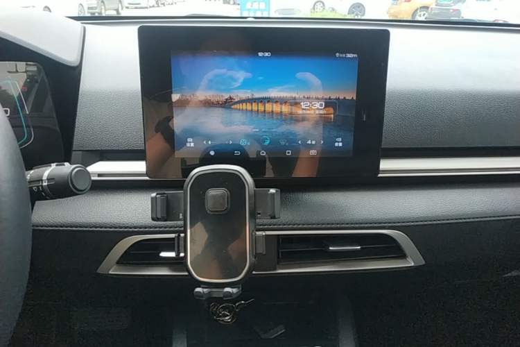 Used BYD e3 2020 Standard Range Version Smart & Comfortable Model Audio And AC Panel