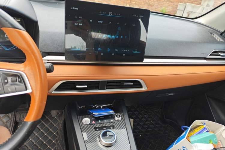Used BYD e3 2020 High-Range Version Yao·Luxury Model Audio And AC Panel