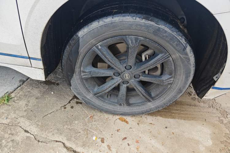 Used BYD e3 2020 High-Range Version Yao·Luxury Model Right Front Wheel Hub