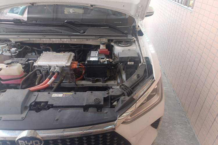 Used BYD e3 2021 Upgraded Model Extended-Range Version Luxury Edition Engine Bay Left