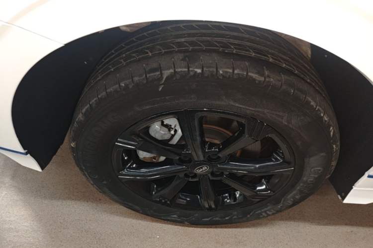 Used BYD e3 2021 Travel Edition Left Front Wheel Hub