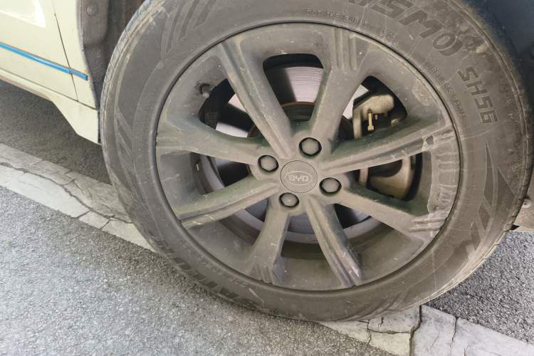 Used BYD e3 2021 Lingchang Edition Right Front Wheel Hub