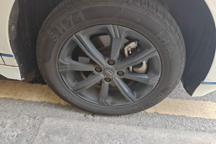 Used BYD e3 2021 Travel Edition Right Front Wheel Hub