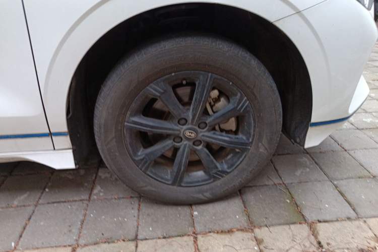 Used BYD e3 2021 Lingchang Edition Right Front Wheel Hub
