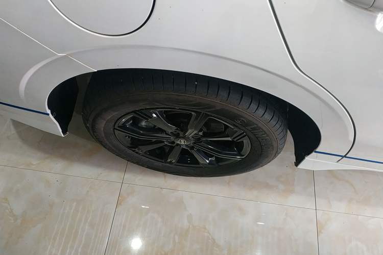 Used BYD e3 2021 Lingchang Edition Right Rear Wheel Hub