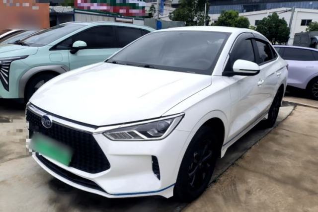BYD e3 2021 Travel Edition مستعملة