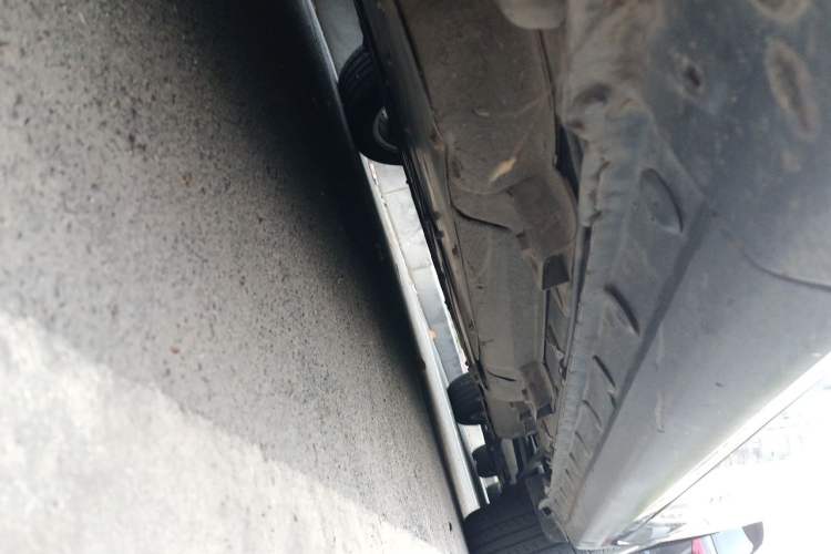Used BYD e5 2016 300 Luxury Edition Chassis Front Left