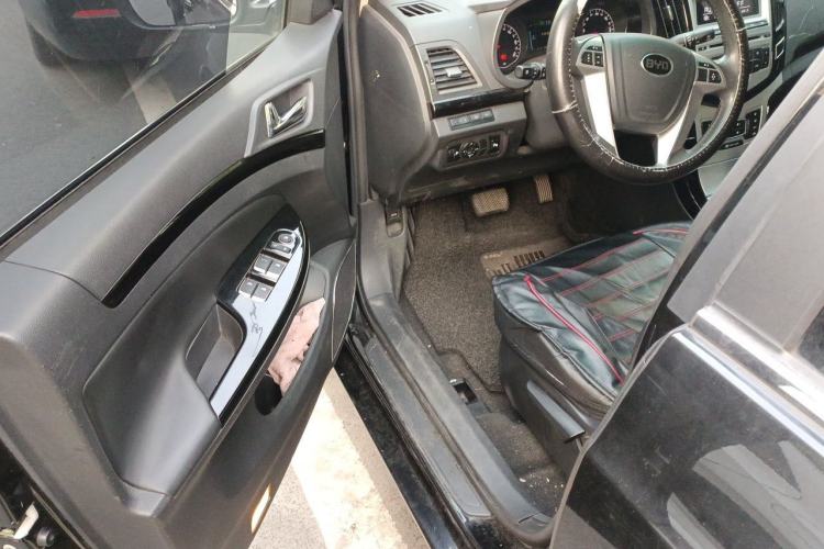 Used BYD e5 2016 300 Luxury Edition Driver Seat