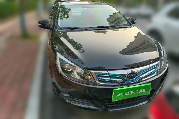 Used BYD e5 2016 300 Luxury Edition Front