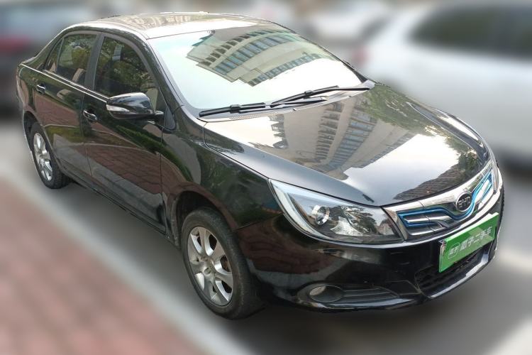 Used BYD e5 2016 300 Luxury Edition Front Right 45 Deg