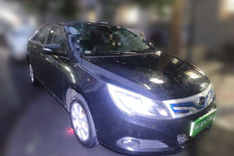 Used BYD e5 2016 300 Luxury Edition Front Right 45 Deg