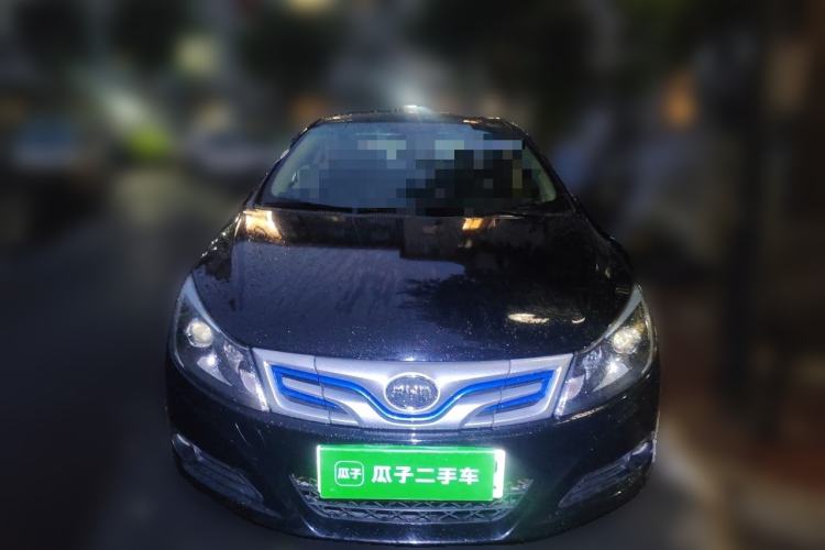Used BYD e5 2016 300 Luxury Edition Front