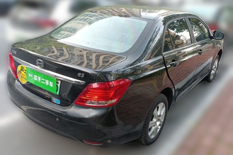 Used BYD e5 2016 300 Luxury Edition Rear Right 45 Deg