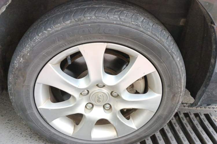 Used BYD e5 2016 300 Luxury Edition Right Front Wheel Hub