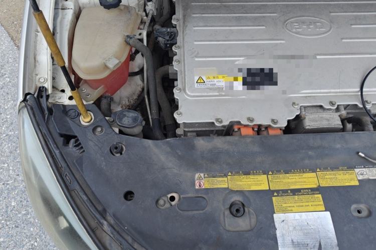 Used BYD e5 2016 300 Comfort Version Engine Bay Right