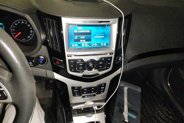 Used BYD e5 2016 300 Prestige Edition Audio And AC Panel
