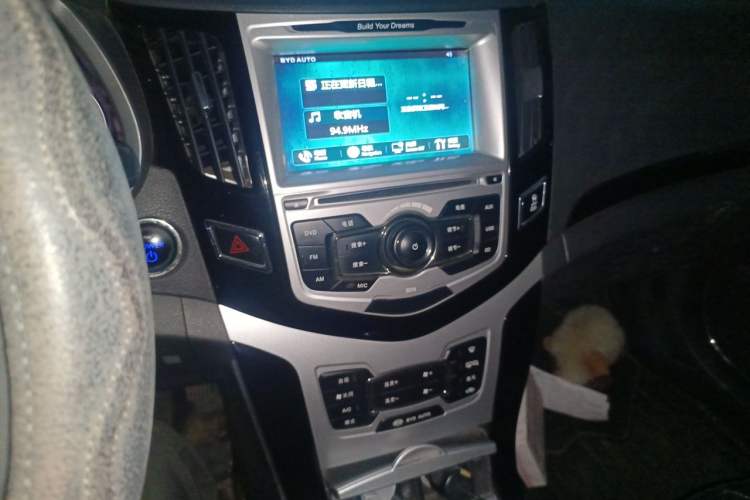 Used BYD e5 2016 300 Prestige Edition Audio And AC Panel