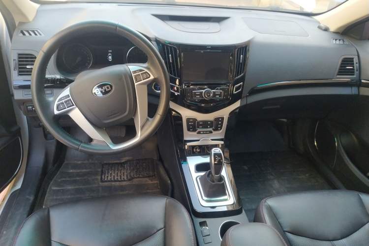 Used BYD e5 2016 300 Luxury Edition Center Console