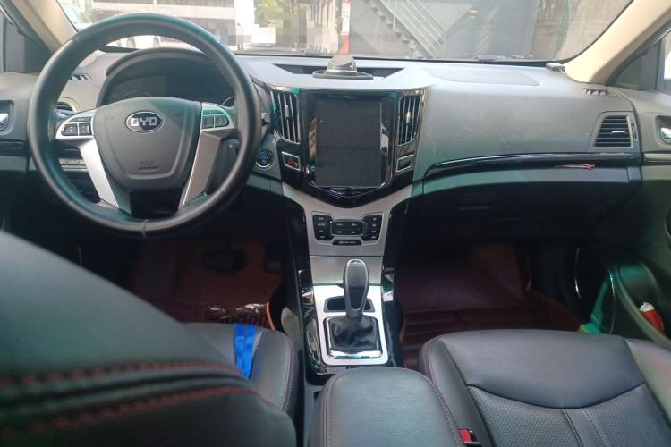 Used BYD e5 2016 300 Luxury Edition Center Console