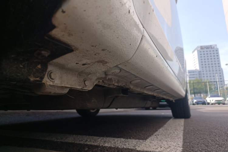 Used BYD e5 2016 300 Luxury Edition Chassis Front Left