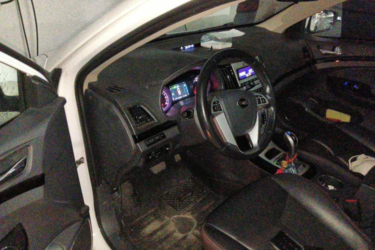 Used BYD e5 2016 300 Luxury Edition Driver Seat