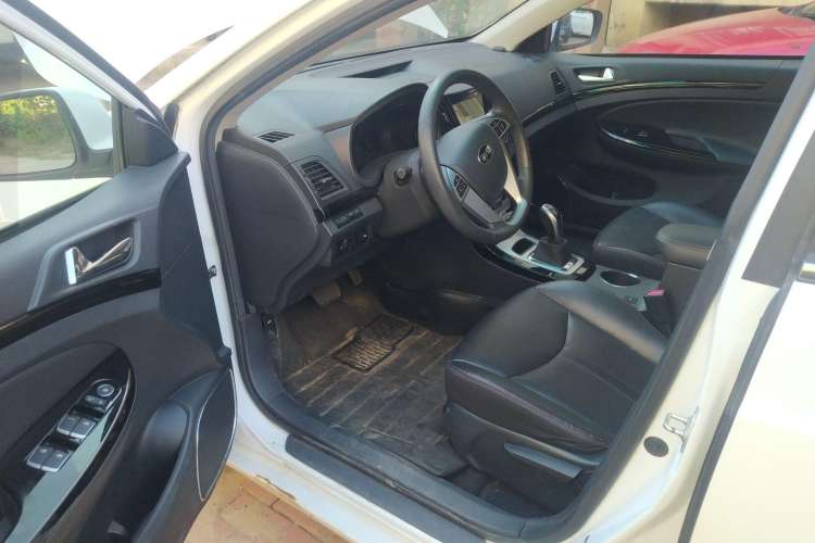 Used BYD e5 2016 300 Luxury Edition Driver Seat