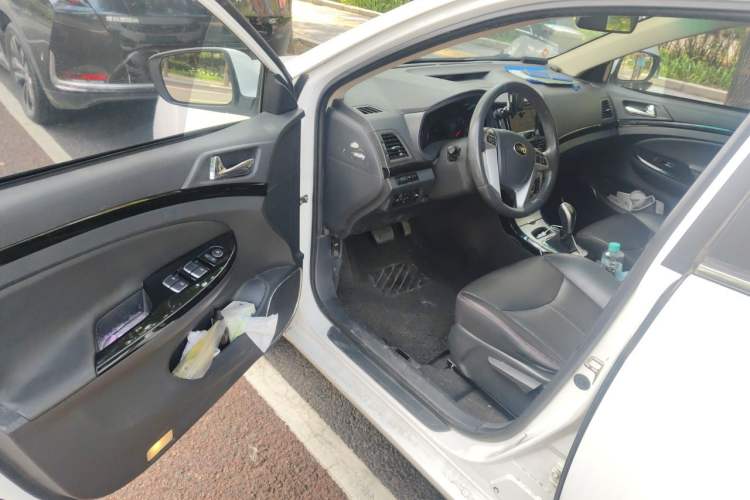 Used BYD e5 2016 300 Luxury Edition Driver Seat