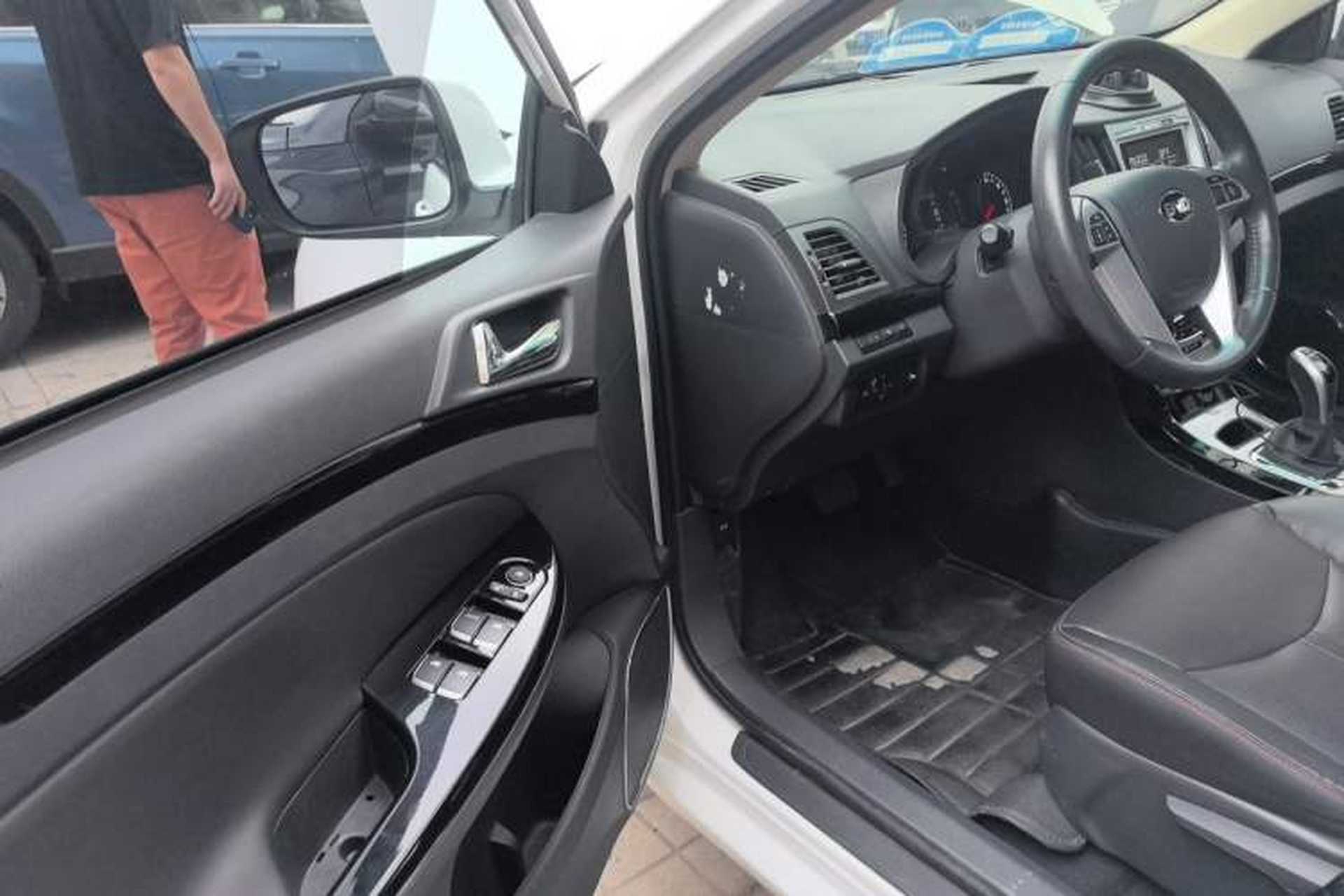 Used BYD e5 2016 300 Luxury Edition Driver Seat