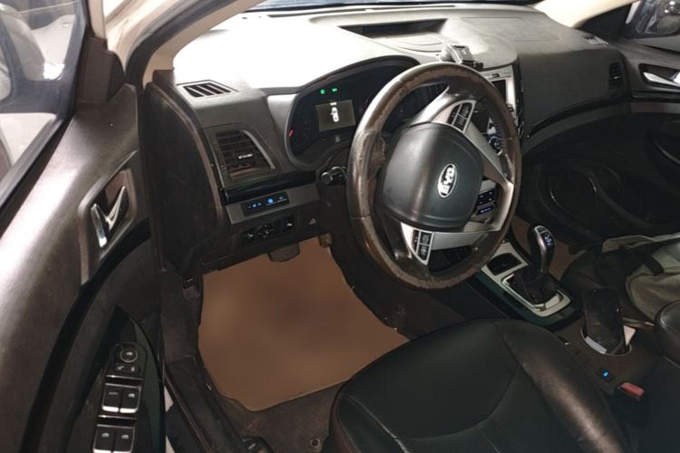 Used BYD e5 2016 300 Luxury Edition Driver Seat
