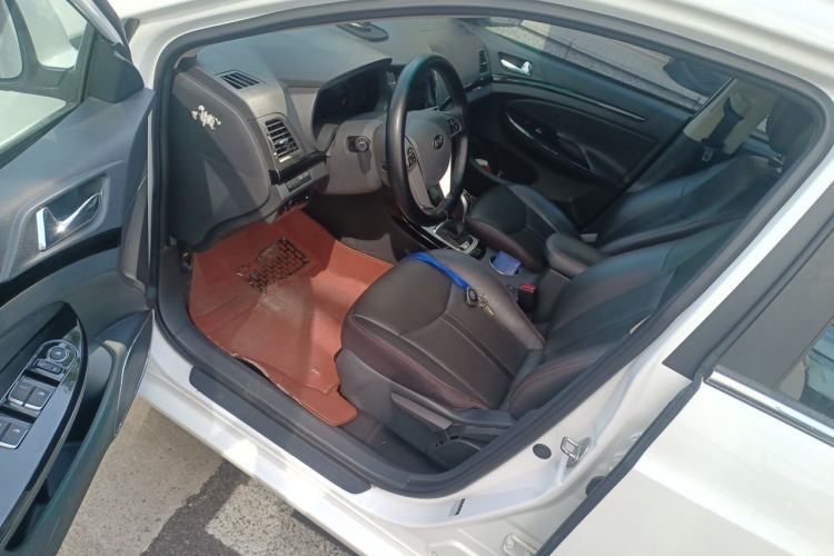 Used BYD e5 2016 300 Luxury Edition Driver Seat