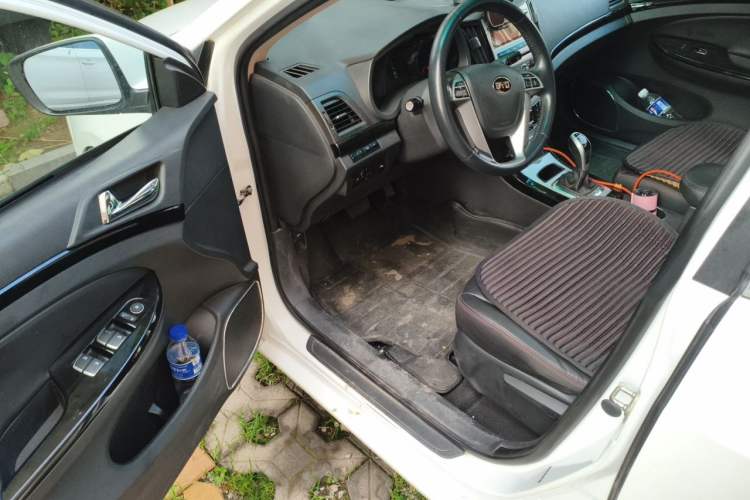 Used BYD e5 2016 300 Luxury Edition Driver Seat