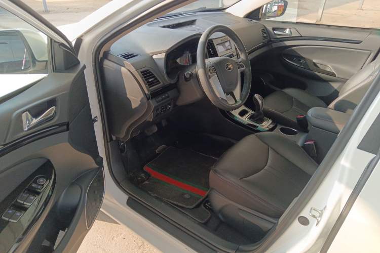 Used BYD e5 2016 300 Luxury Edition Driver Seat