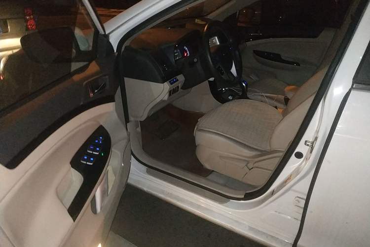 Used BYD e5 2016 300 Luxury Edition Driver Seat