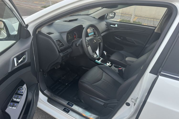 Used BYD e5 2016 300 Luxury Edition Driver Seat