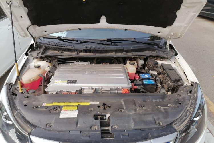 Used BYD e5 2016 300 Luxury Edition Engine Bay