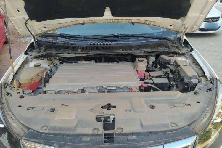 Used BYD e5 2016 300 Luxury Edition Engine Bay