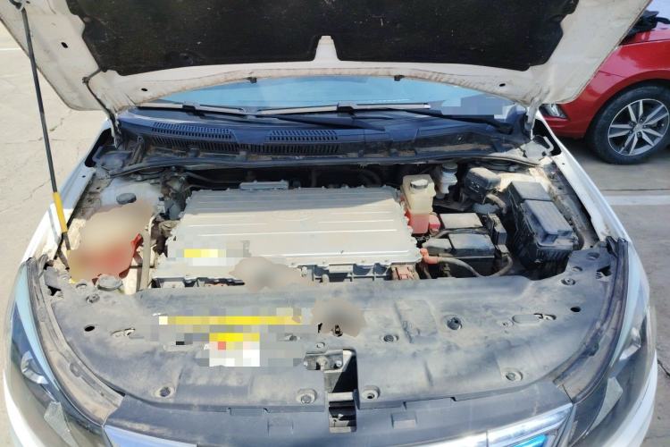 Used BYD e5 2016 300 Luxury Edition Engine Bay
