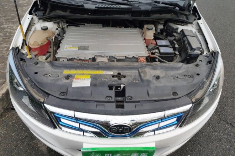 Used BYD e5 2016 300 Luxury Edition Engine Bay