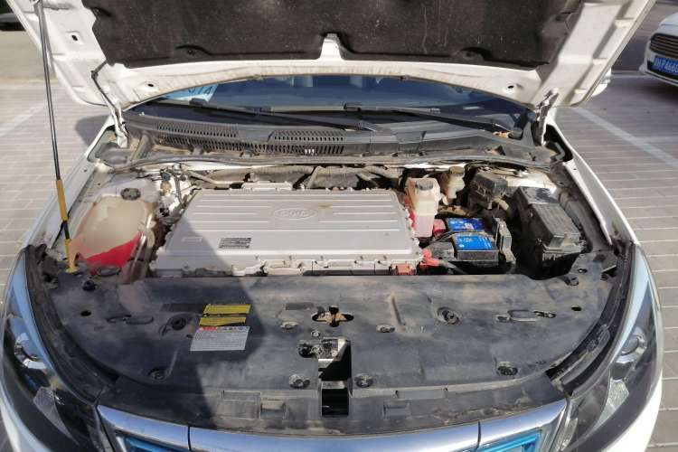 Used BYD e5 2016 300 Luxury Edition Engine Bay