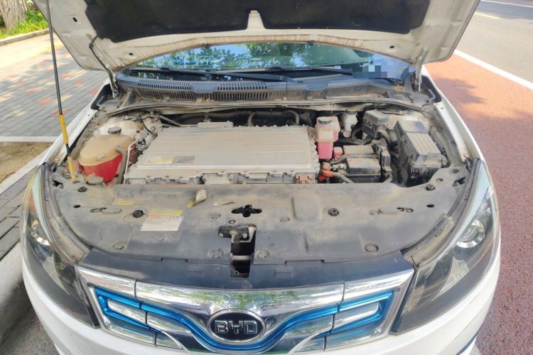 Used BYD e5 2016 300 Luxury Edition Engine Bay