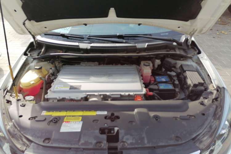 Used BYD e5 2016 300 Prestige Edition Engine Bay