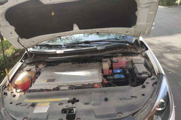Used BYD e5 2016 300 Luxury Edition Engine Bay