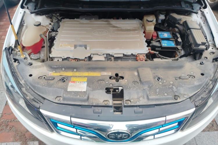 Used BYD e5 2016 300 Luxury Edition Engine Bay