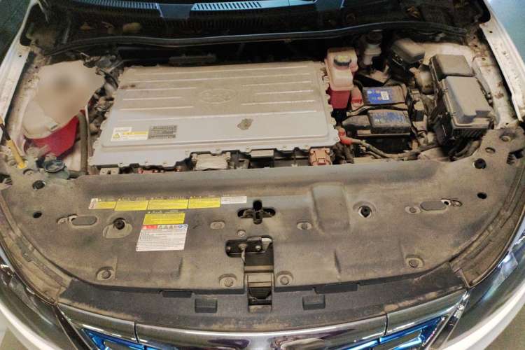 Used BYD e5 2016 300 Prestige Edition Engine Bay