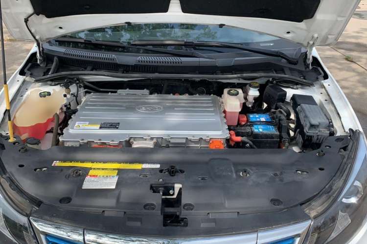 Used BYD e5 2016 300 Luxury Edition Engine Bay