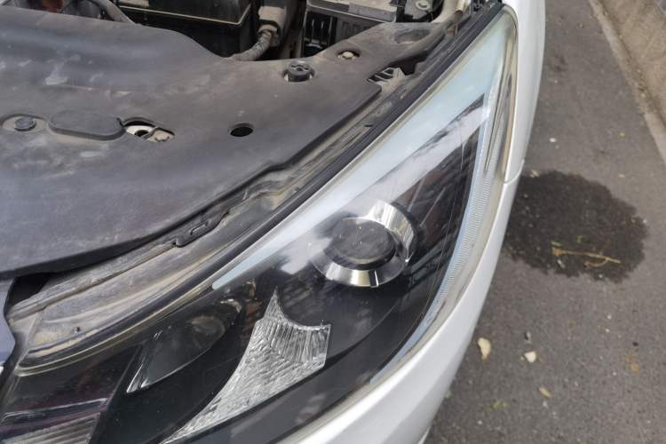 Used BYD e5 2016 300 Luxury Edition Engine Bay Left